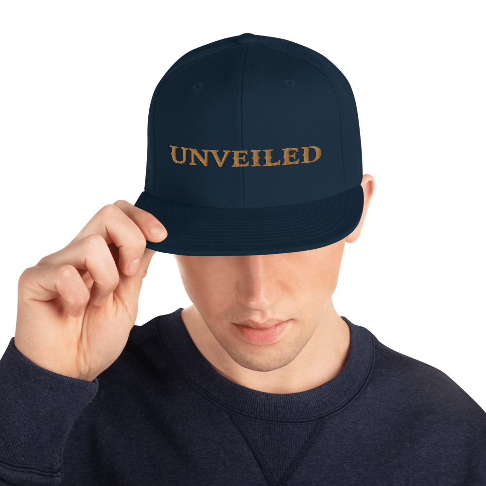 Unveiled gold/font Snapback Hat